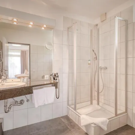 Ξενοδοχείο Wiehen-therme 4*