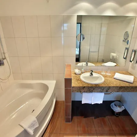 Ξενοδοχείο Wiehen-therme 4*